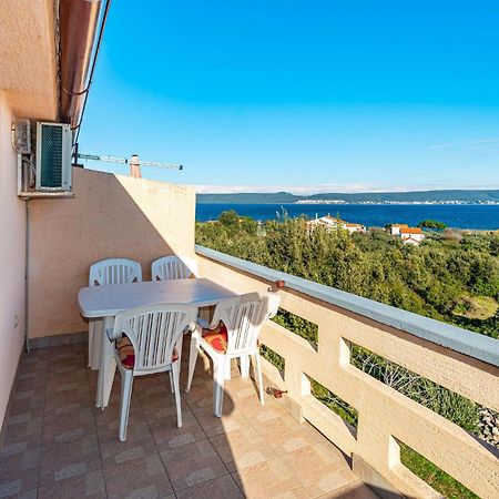 2 Bedroom Amazing Apartment In Neviđane Екстериор снимка
