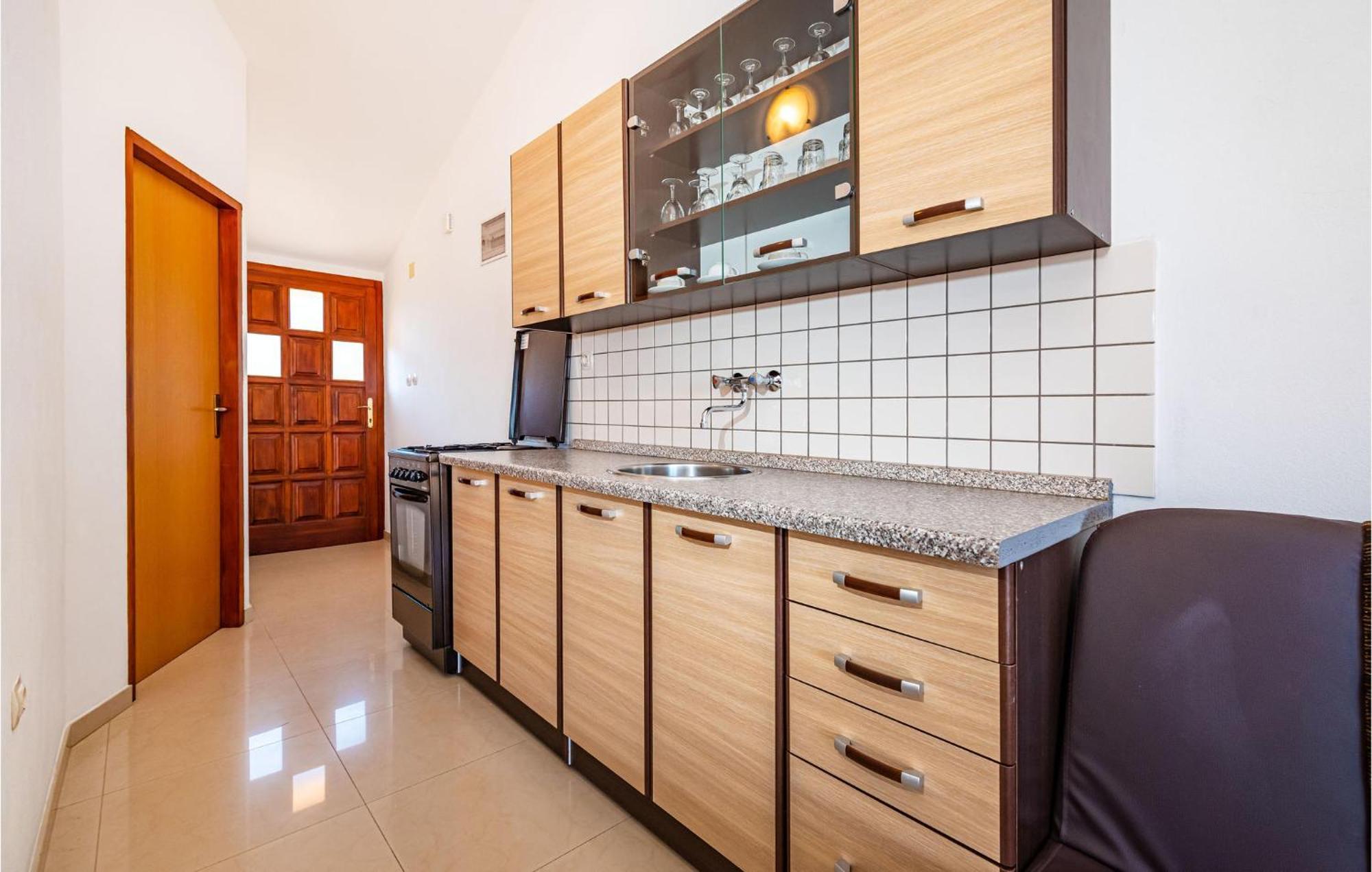2 Bedroom Amazing Apartment In Neviđane Екстериор снимка