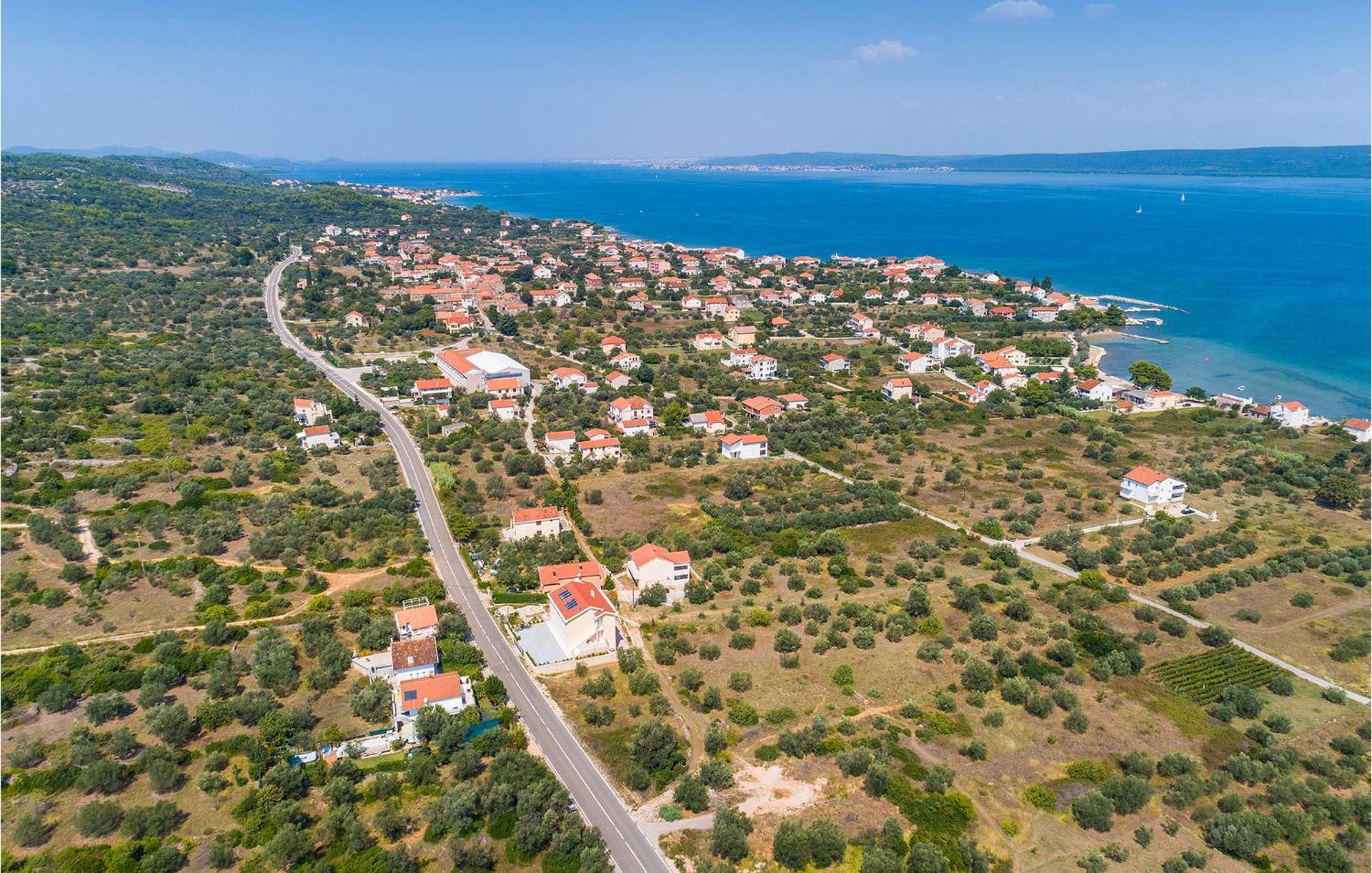 2 Bedroom Amazing Apartment In Neviđane Екстериор снимка