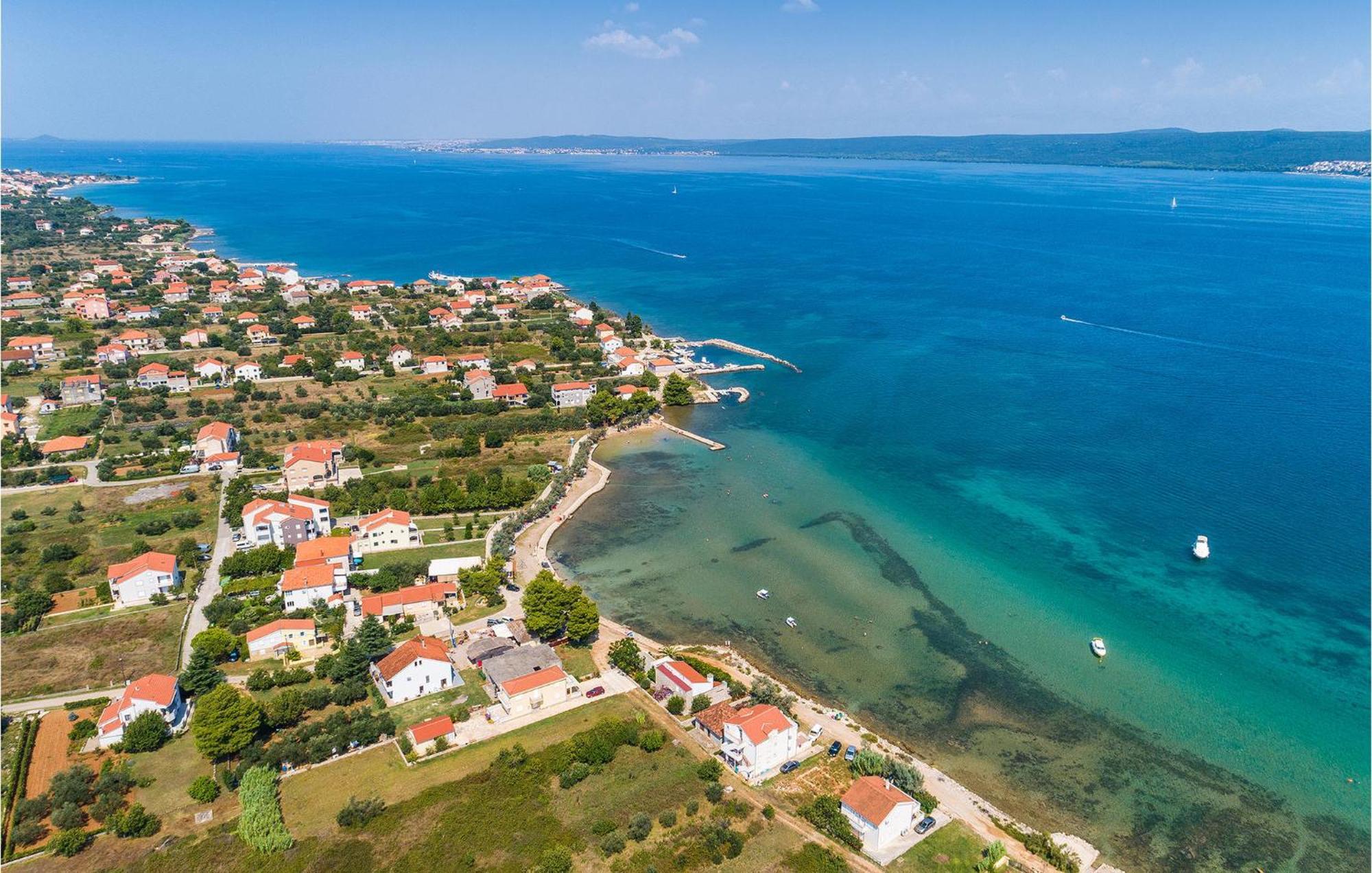 2 Bedroom Amazing Apartment In Neviđane Екстериор снимка